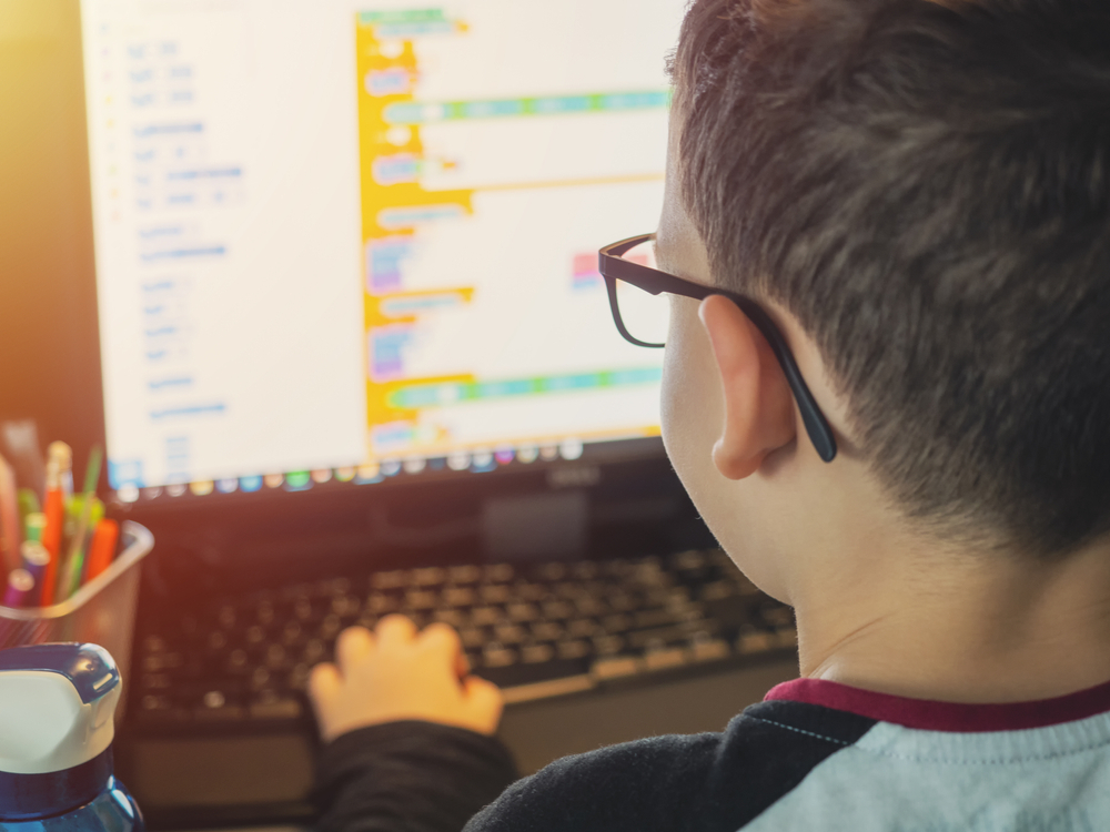 4 Manfaat Belajar Coding Dan Bahasa Pemrograman Untuk Kognitif Anak